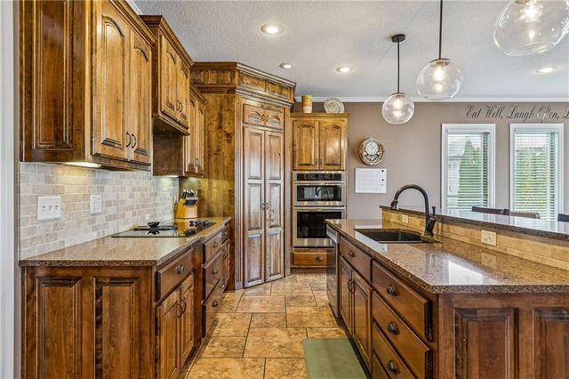 4481 SW Raintree Shore Drive, Lee's Summit, MO 64082