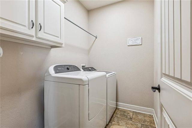 4481 SW Raintree Shore Drive, Lee's Summit, MO 64082