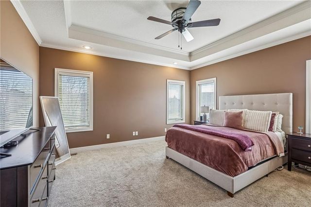 4481 SW Raintree Shore Drive, Lee's Summit, MO 64082