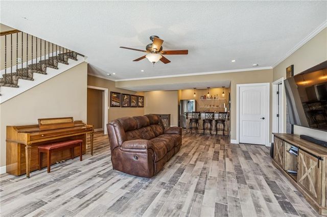 4481 SW Raintree Shore Drive, Lee's Summit, MO 64082