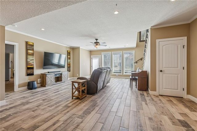 4481 SW Raintree Shore Drive, Lee's Summit, MO 64082