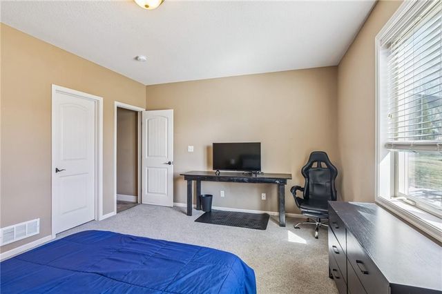 4481 SW Raintree Shore Drive, Lee's Summit, MO 64082