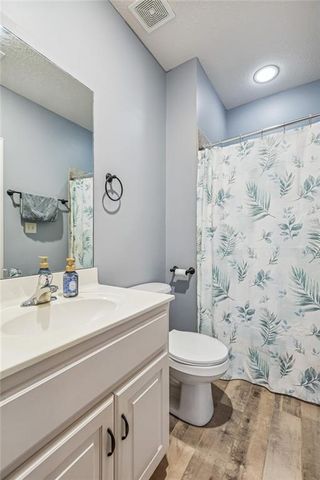 4481 SW Raintree Shore Drive, Lee's Summit, MO 64082