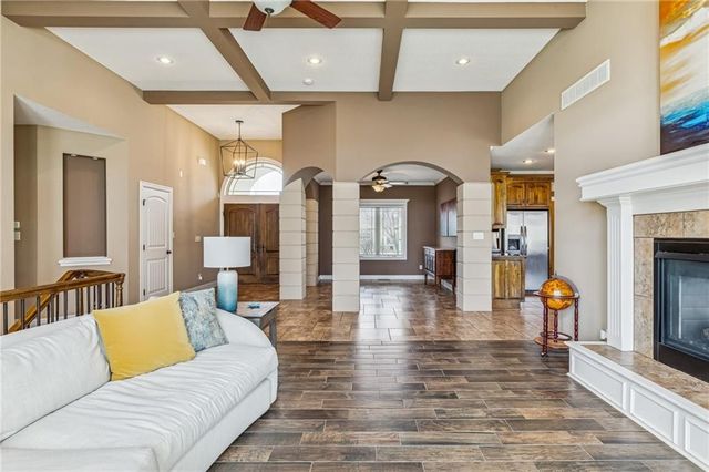 4481 SW Raintree Shore Drive, Lee's Summit, MO 64082