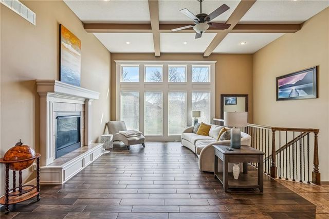 4481 SW Raintree Shore Drive, Lee's Summit, MO 64082