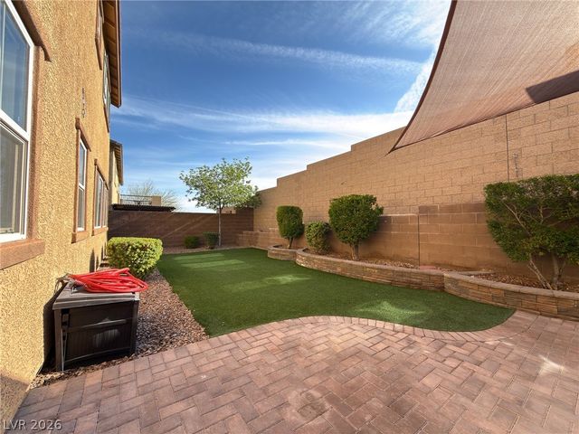 208 Rocky Basin Street, Henderson, NV 89012