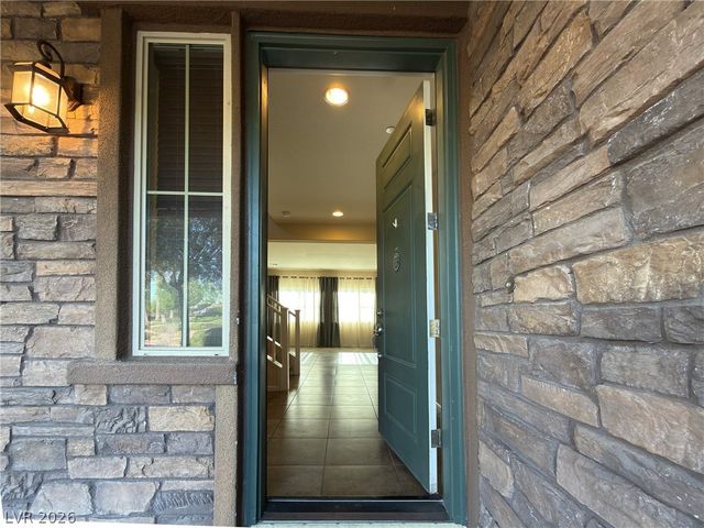 208 Rocky Basin Street, Henderson, NV 89012