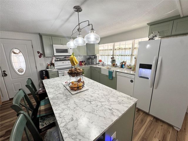 38437 BENIGER DRIVE, Zephyrhills, FL 33540