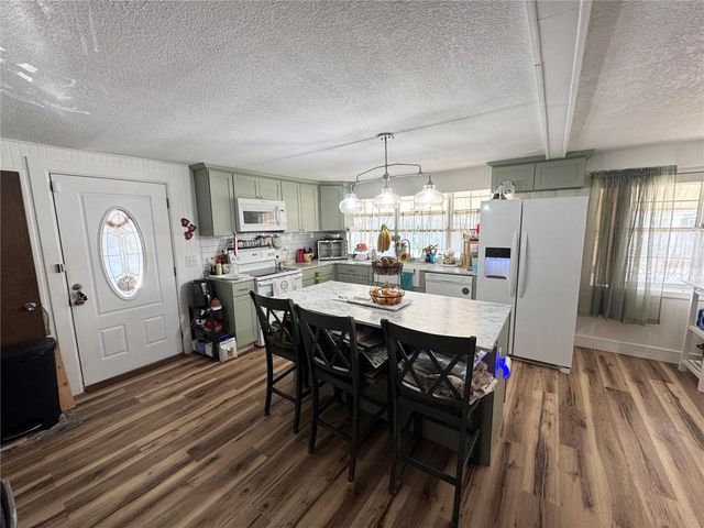 38437 BENIGER DRIVE, Zephyrhills, FL 33540