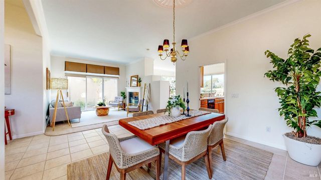 1916 Falcon Ridge Dr, Petaluma, CA 94954