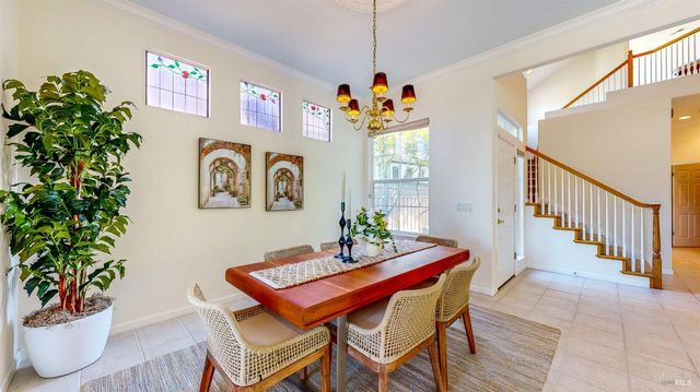 1916 Falcon Ridge Dr, Petaluma, CA 94954