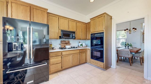 1916 Falcon Ridge Dr, Petaluma, CA 94954