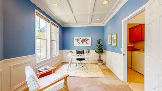 1916 Falcon Ridge Dr, Petaluma, CA 94954