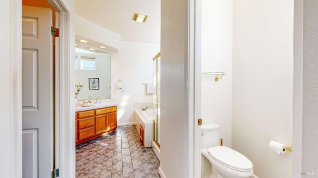 1916 Falcon Ridge Dr, Petaluma, CA 94954