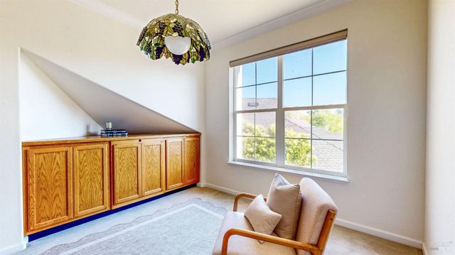 1916 Falcon Ridge Dr, Petaluma, CA 94954