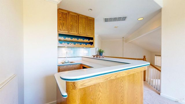 1916 Falcon Ridge Dr, Petaluma, CA 94954