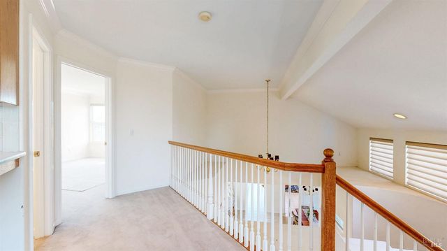 1916 Falcon Ridge Dr, Petaluma, CA 94954