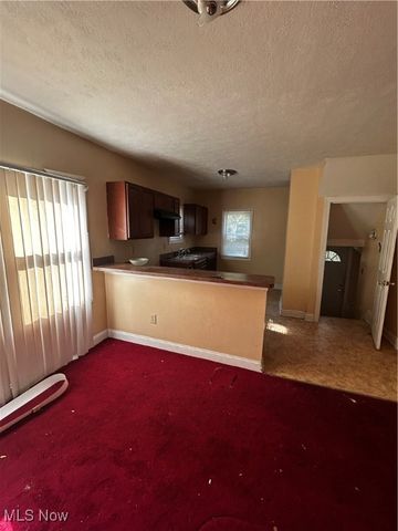 940 London Road, Cleveland, OH 44110