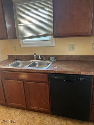 940 London Road, Cleveland, OH 44110