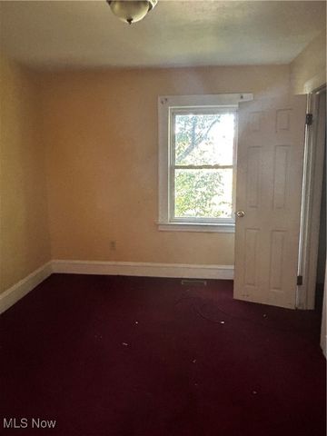 940 London Road, Cleveland, OH 44110