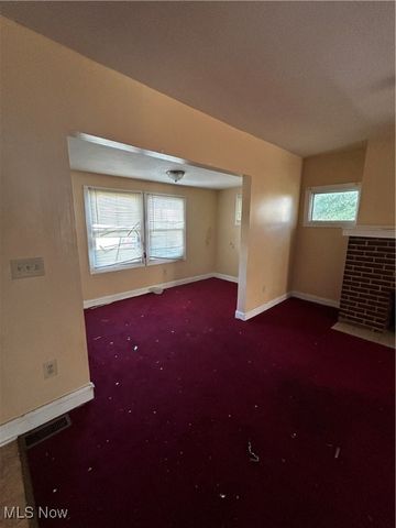 940 London Road, Cleveland, OH 44110