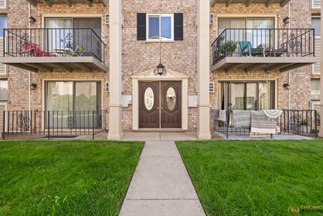 5323 N Delphia Avenue 323W, Chicago, IL 60656