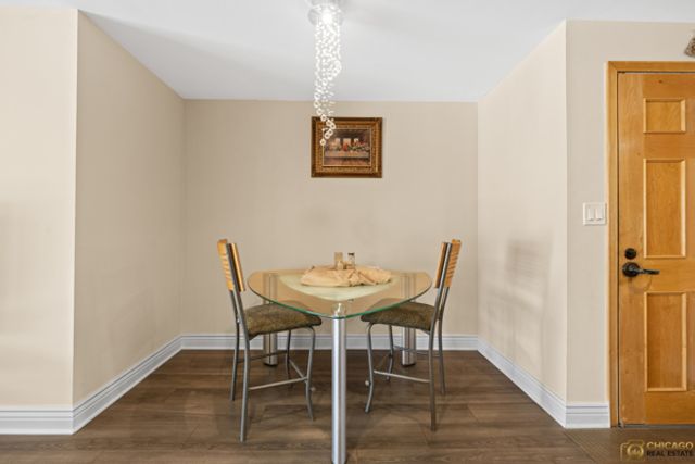 5323 N Delphia Avenue 323W, Chicago, IL 60656