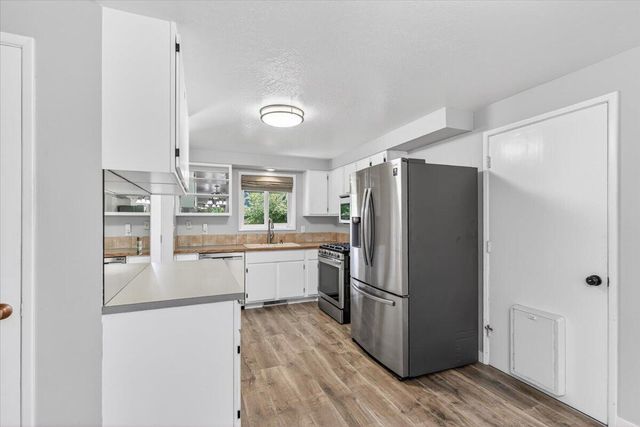 309 N Berkeley Way, Medford, OR 97504