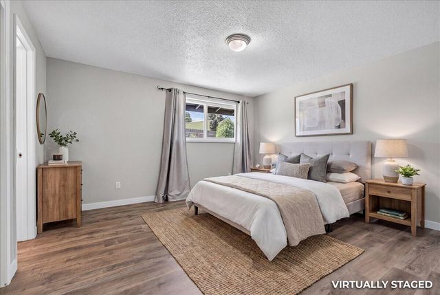 309 N Berkeley Way, Medford, OR 97504