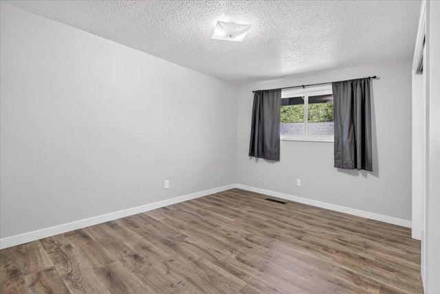 309 N Berkeley Way, Medford, OR 97504