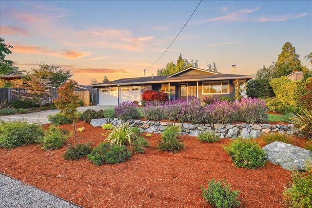 309 N Berkeley Way, Medford, OR 97504