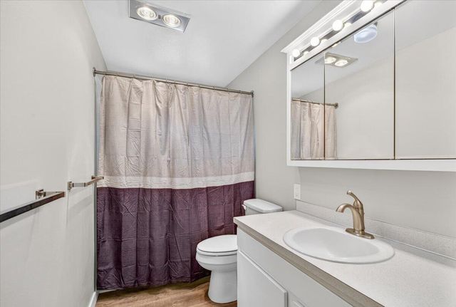 309 N Berkeley Way, Medford, OR 97504