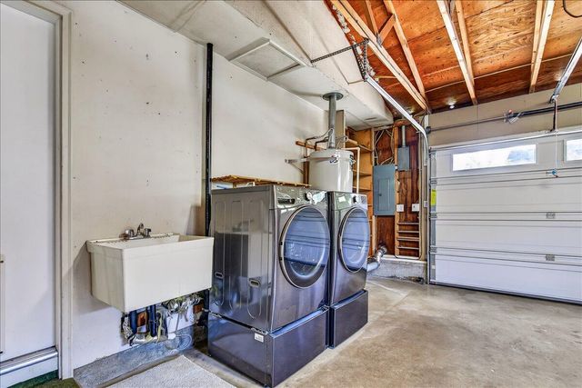 309 N Berkeley Way, Medford, OR 97504