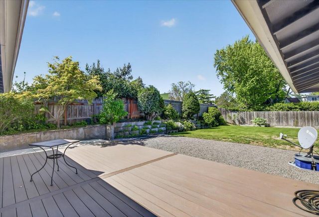 309 N Berkeley Way, Medford, OR 97504