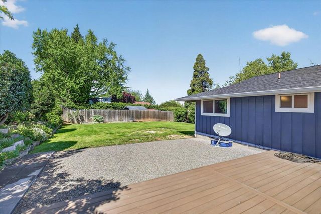 309 N Berkeley Way, Medford, OR 97504