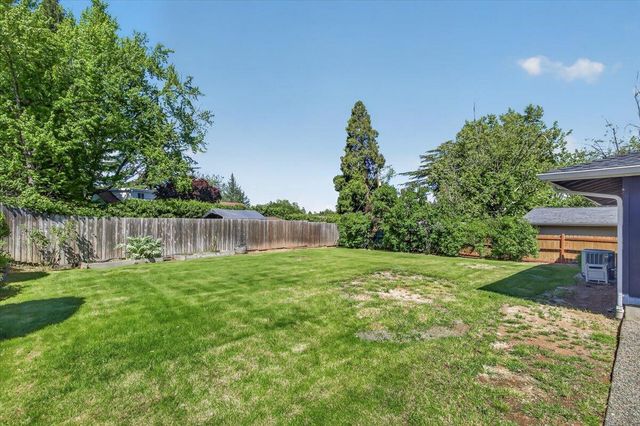 309 N Berkeley Way, Medford, OR 97504