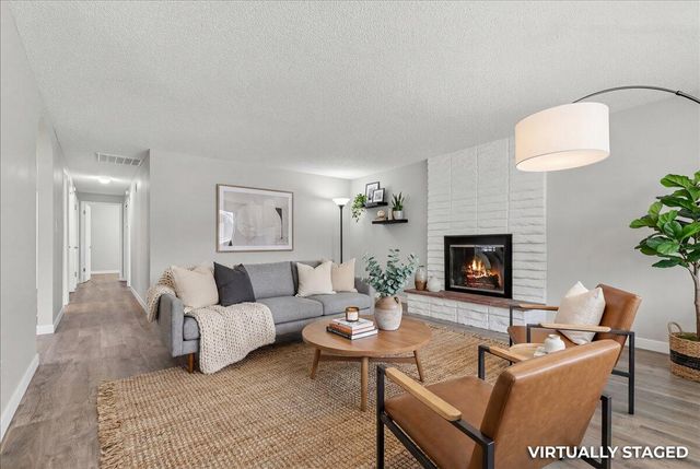 309 N Berkeley Way, Medford, OR 97504