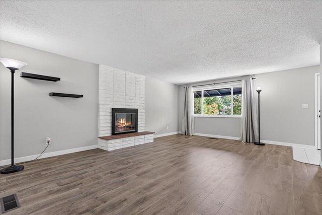 309 N Berkeley Way, Medford, OR 97504