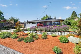 309 N Berkeley Way, Medford, OR 97504