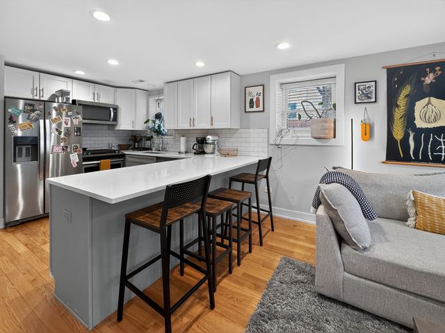 3534 W Wrightwood Avenue G, Chicago, IL 60647