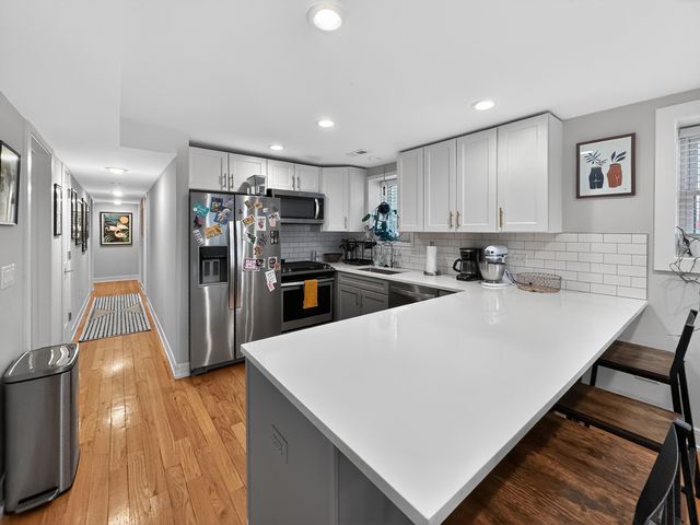 3534 W Wrightwood Avenue G, Chicago, IL 60647