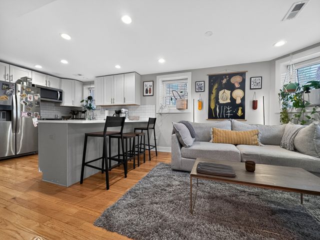 3534 W Wrightwood Avenue G, Chicago, IL 60647