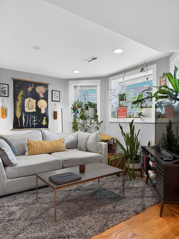 3534 W Wrightwood Avenue G, Chicago, IL 60647