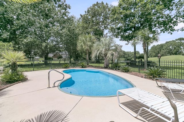 697 Hamlet Circle, Goose Creek, SC 29445