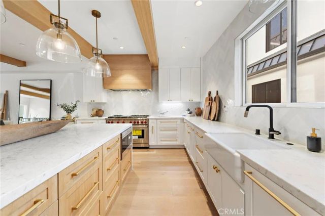 20462 Santa Ana Ave F, Newport Beach, CA 92660