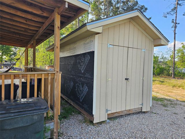 242 Brook Park Drive, Conroe, TX 77303