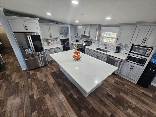 242 Brook Park Drive, Conroe, TX 77303