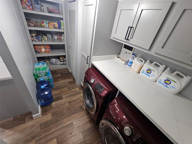 242 Brook Park Drive, Conroe, TX 77303