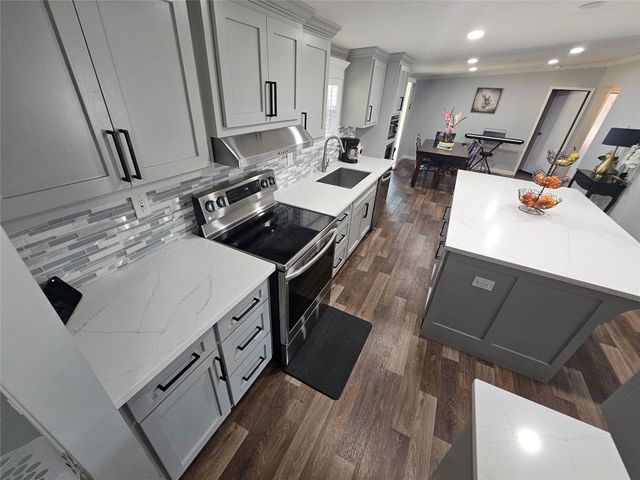 242 Brook Park Drive, Conroe, TX 77303