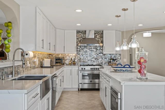 7087 Rancho Santa Fe View Ct., Rancho Santa Fe, CA 92067